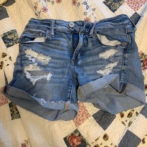 light washed jean shorts, american eagle, size 8